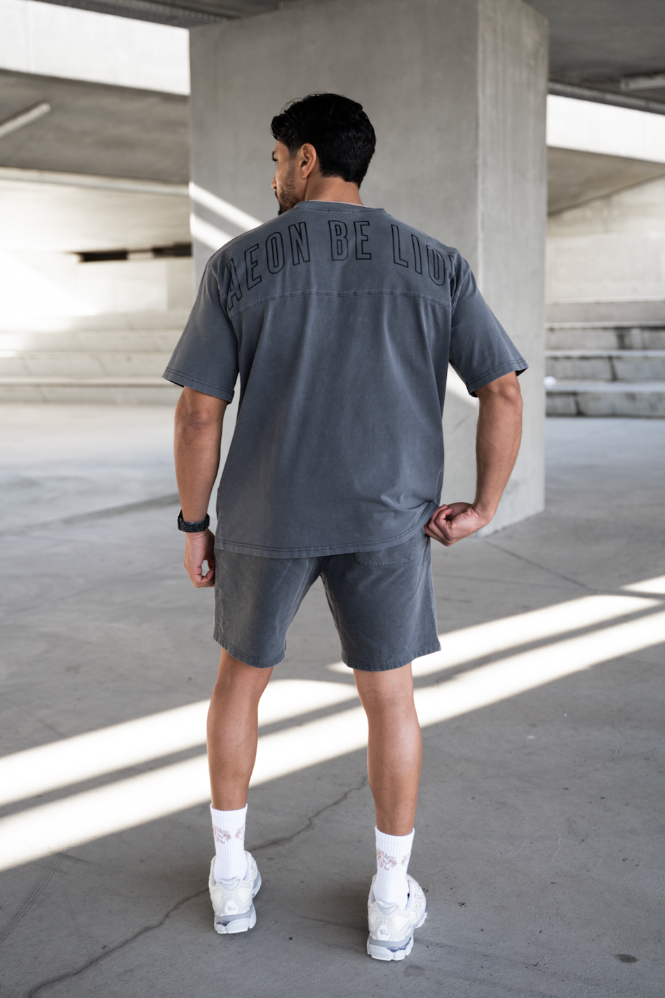 T-Shirt LNGU Gris Foncé - Oversize
